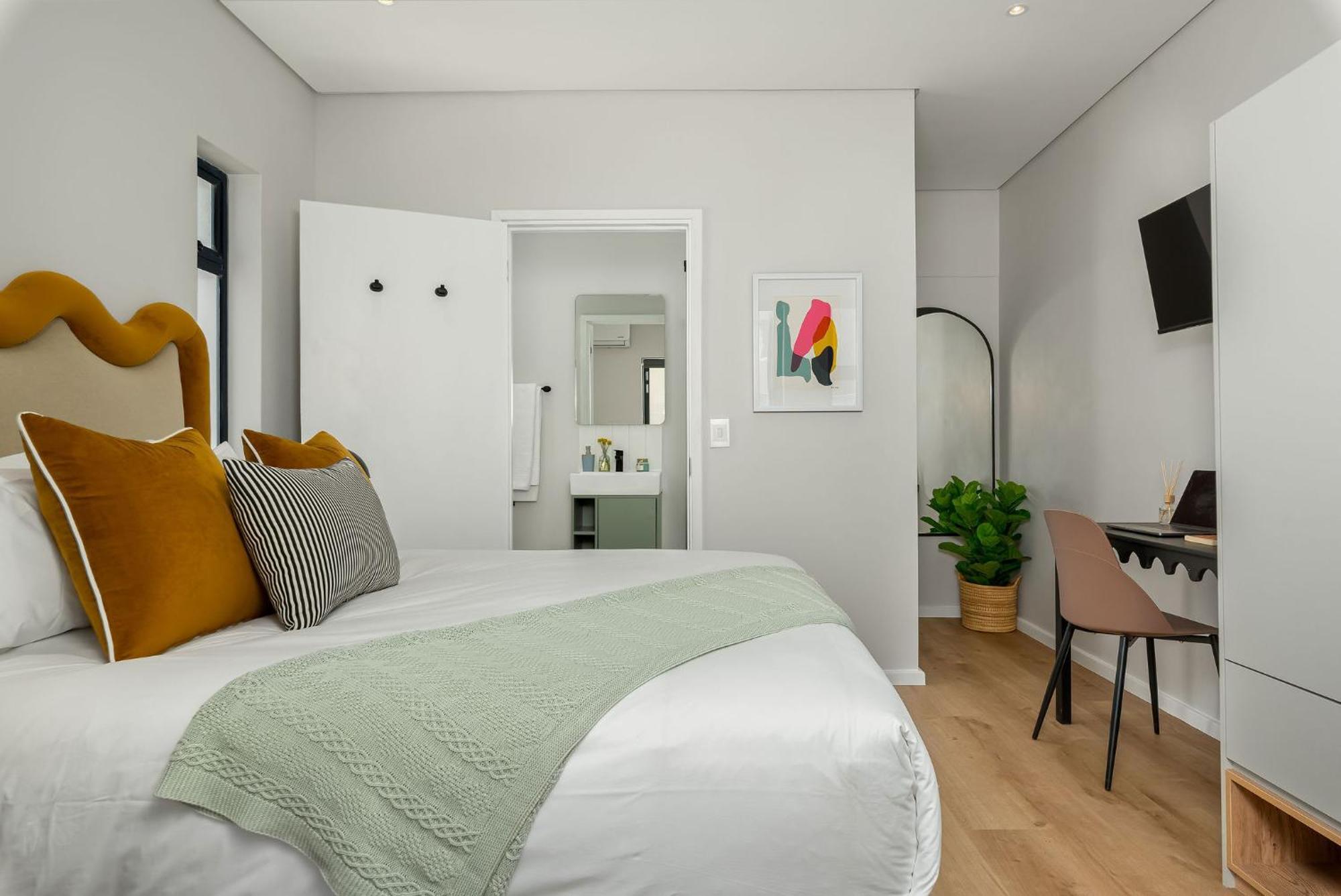 Neighbourgood 1st Crescent Camps Bay *